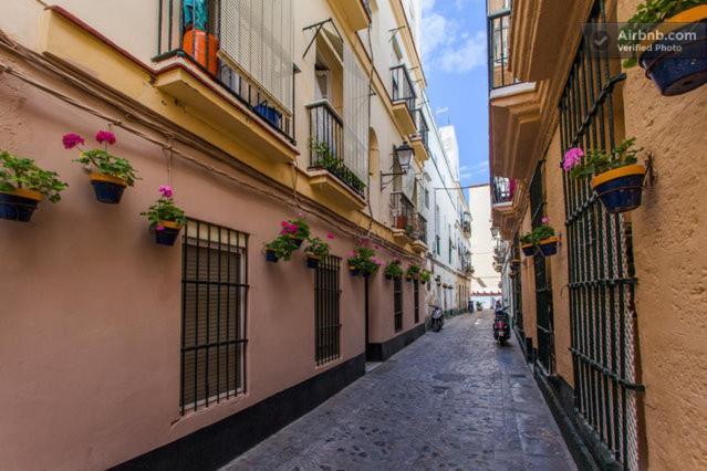 La Casa De Las Bicis Cádiz Exterior foto